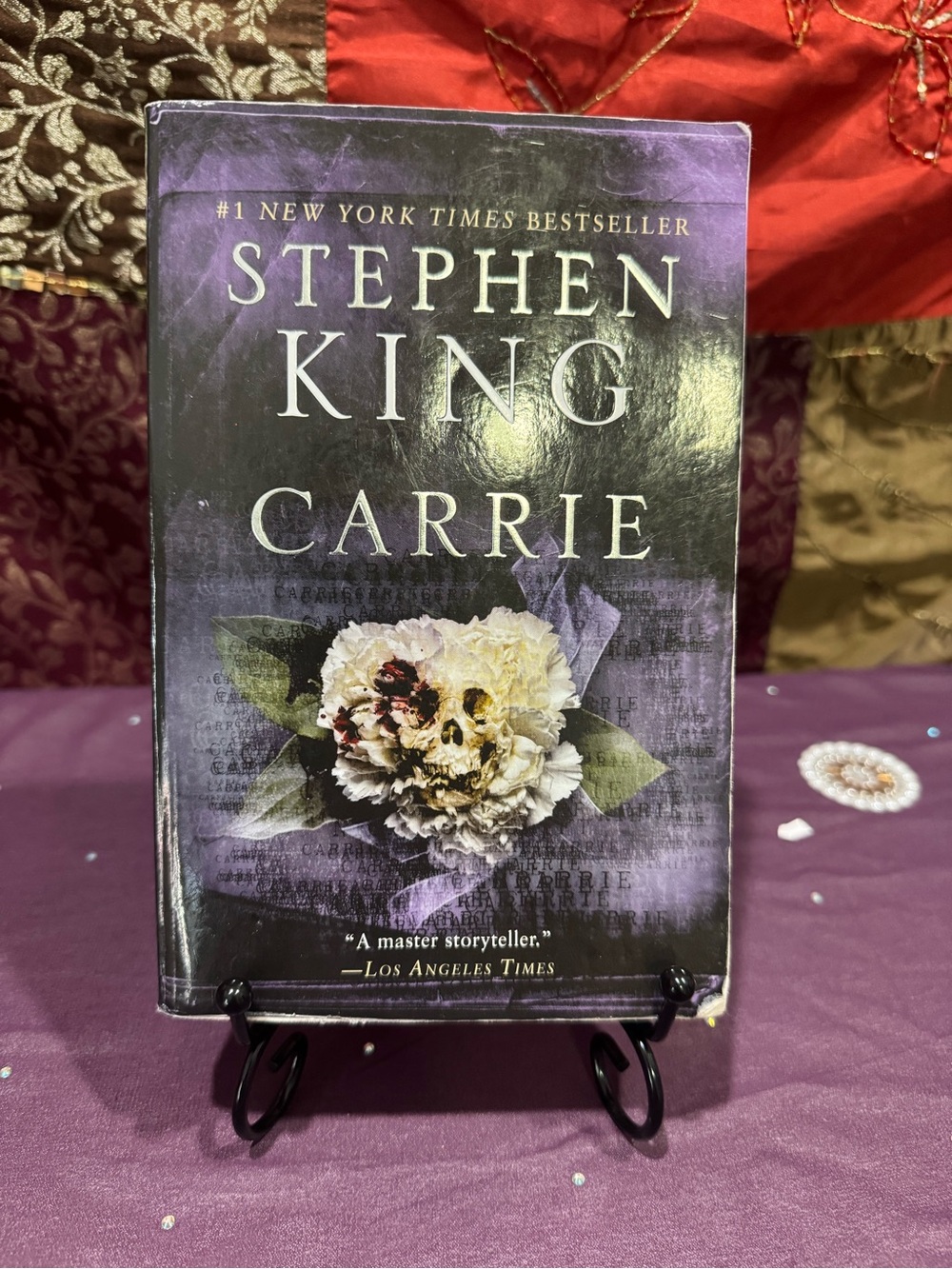 Stephen King - Carrie Book) Purple Cover)